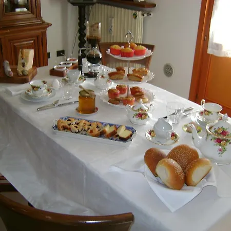 לינה וארוחת בוקר Lattemiele פוטנלאטו